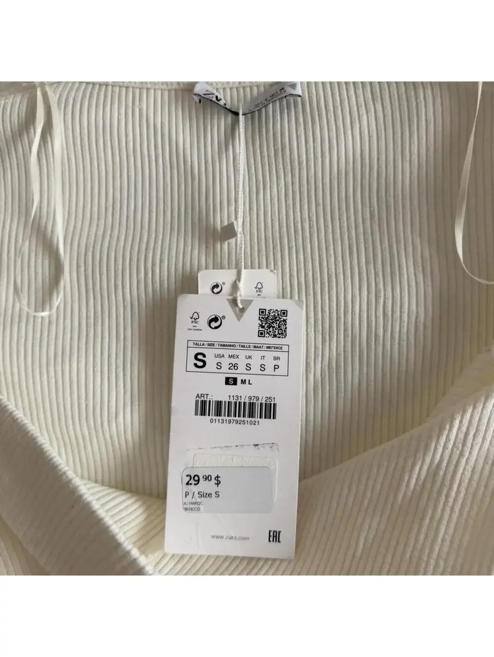 Zara NWT Cream long sleeve crop top with a twist in the front